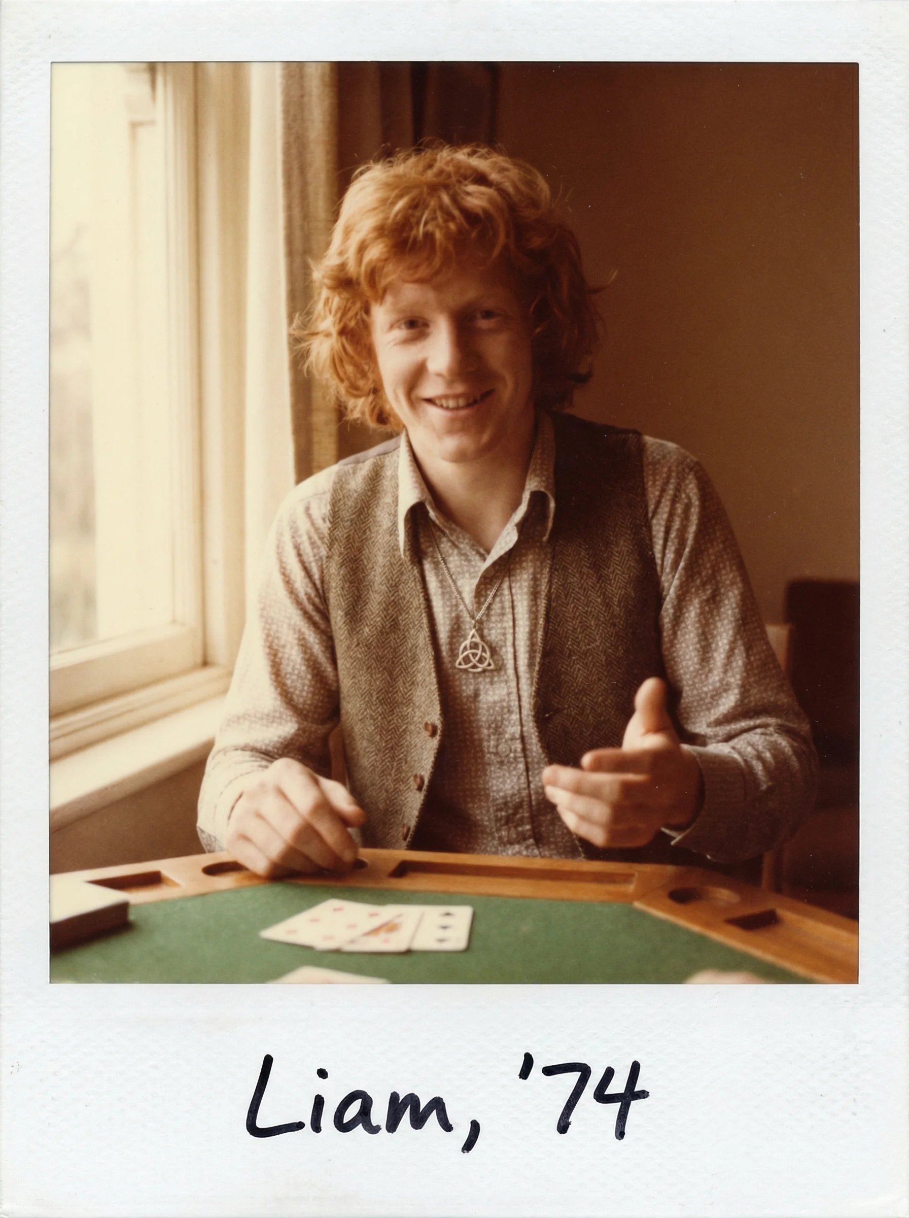 皇冠体育真人荷官Liam来自爱尔兰的幸运男荷官